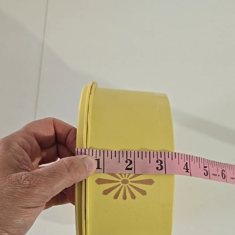 Tupperware Yellow Food Storage Container - Picture 7 of 7